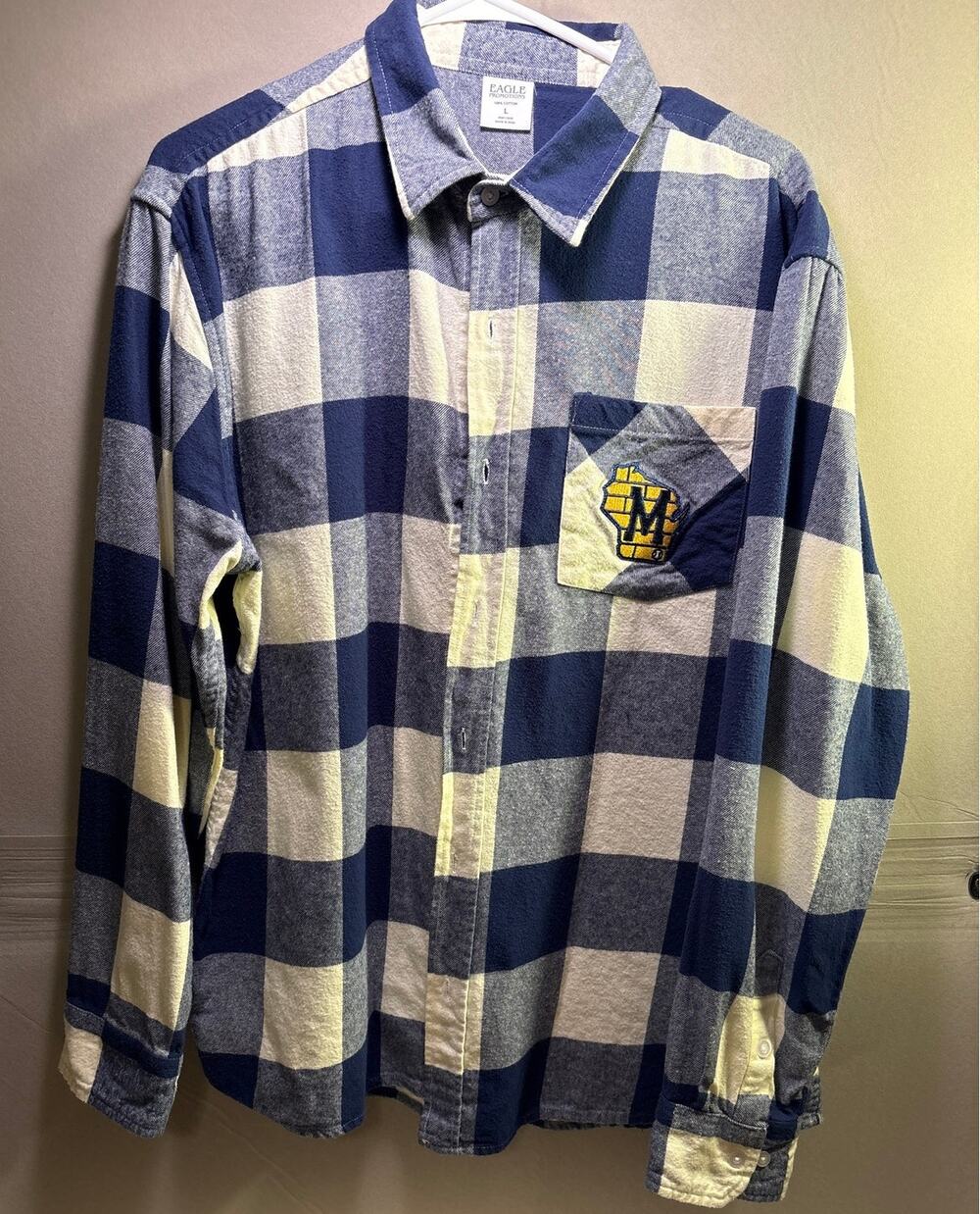 2021Promotional Milwaukee Brewers Button down Flannel Men's size Large